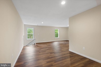 Rare live-work (Commercial & Residential) opportunity in the - photo 34