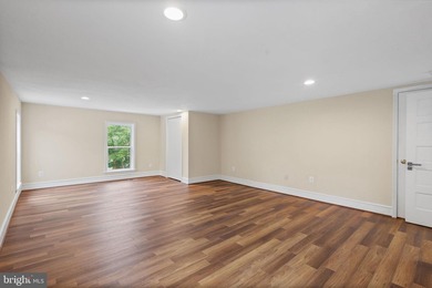 Rare live-work (Commercial & Residential) opportunity in the - photo 46