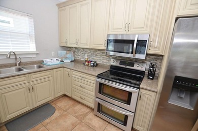 Coastal living at its finest! This Multi family remarkable - photo 15