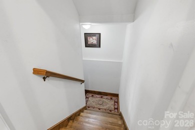 Some houses you have to sell. This one starts selling itself - photo 29