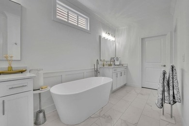 LUXURY, LIFESTYLE, VALUE! Welcome to an extraordinary - photo 32