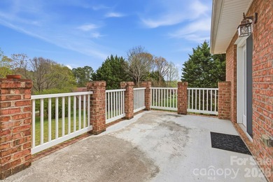 Some houses you have to sell. This one starts selling itself - photo 33