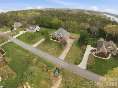 Some houses you have to sell. This one starts selling itself - photo 39