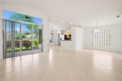 Real little gem in Valencia Isles! Move in condition with - photo 5
