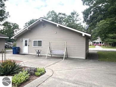 Charming Updated Cottage Near Houghton Lake. This very nicely - photo 3