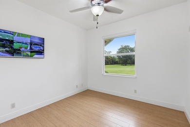Escape to the tranquility of Jupiter Farms on this exceptional - photo 5