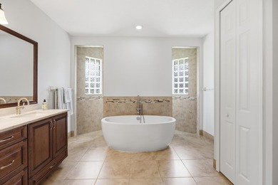 Escape to the tranquility of Jupiter Farms on this exceptional - photo 9