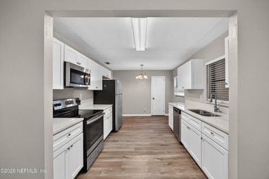 Located in the heart of Jacksonville, this beautifully updated - photo 5