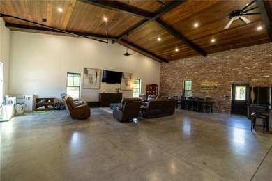Beautiful 2,800 sq. ft. home plus a 2,400 sq. ft. shop on 6.10 - photo 5