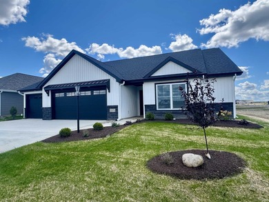 (private lake, pond, creek) Home For Sale in Fort Wayne Indiana