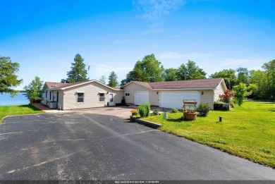 Lake Noquebay Home For Sale in Crivitz Wisconsin