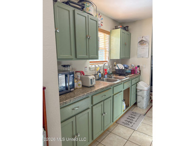 Cozy 3-bedroom, 2-bath home built in 2009 with approx. 1,200 sq - photo 7