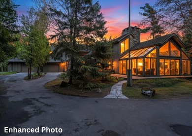 Beyond a private gated entrance lies an extraordinary waterfront - photo 3