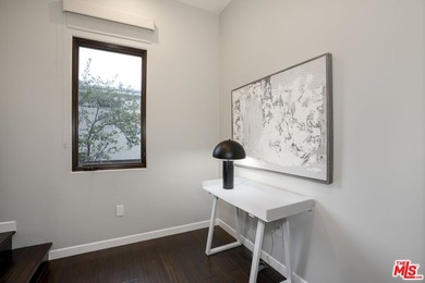 Welcome home to your North Santa Monica retreat, a rare - photo 13