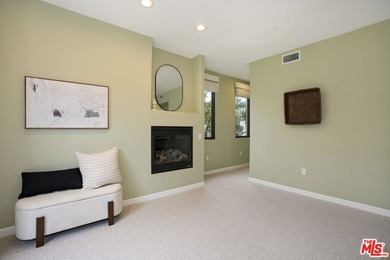 Welcome home to your North Santa Monica retreat, a rare - photo 18