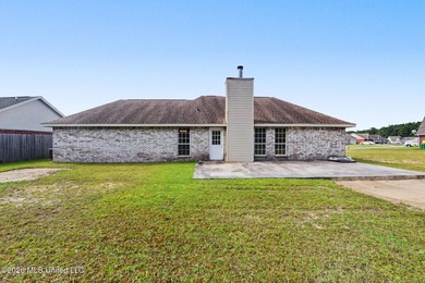 Your search is OVER! This compact home in charming & convenient - photo 18
