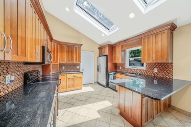 Welcome to 25 Heston Rd, Shirley-a spacious 4-bedroom, 2-bath - photo 19