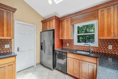 Welcome to 25 Heston Rd, Shirley-a spacious 4-bedroom, 2-bath - photo 20