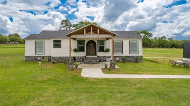 Adorable farmhouse, Shop w/half bath, 4.2 ac, Private Pond! - Lake Home For Sale in Sulphur Springs, Texas