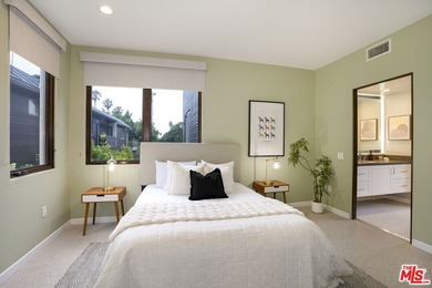 Welcome home to your North Santa Monica retreat, a rare - photo 24