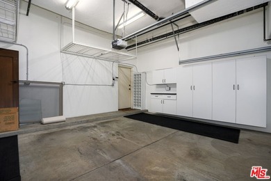 Welcome home to your North Santa Monica retreat, a rare - photo 30