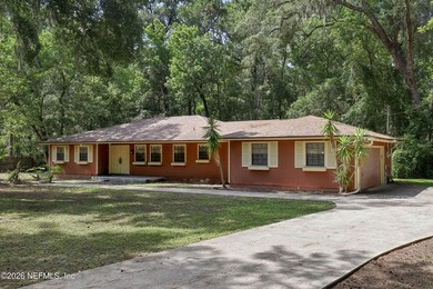 Rare opportunity in the heart of Mandarin. Situated on a private - photo 1