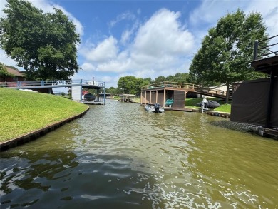 Lake Home For Sale in Gun Barrel City, Texas