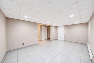 Welcome to 25 Heston Rd, Shirley-a spacious 4-bedroom, 2-bath - photo 33