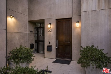 Welcome home to your North Santa Monica retreat, a rare - photo 35