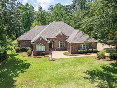 Stunning, triple split 4BD, 3BA, 2,769 sf, one-story brick home - photo 1