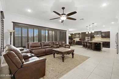 Luxury living awaits in Gilbert's premier gated golf community - photo 7