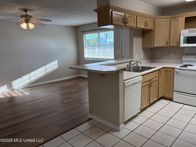 Maintenance free coastal living at its finest! This is a one - photo 4