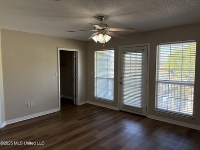 Maintenance free coastal living at its finest! This is a one - photo 7