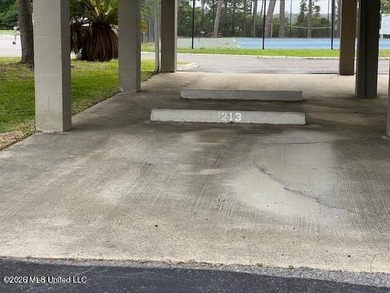 Maintenance free coastal living at its finest! This is a one - photo 8