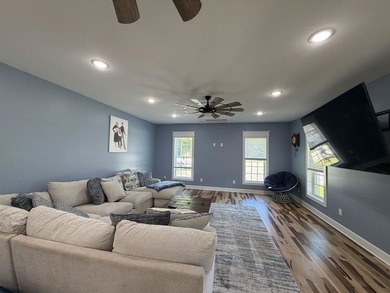 Private Country Estate in Conway on 5.15 Acres with an detached - photo 17