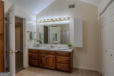 Welcome home to 133 English St, where pristine condition meets - photo 18