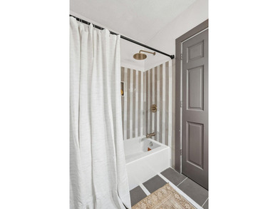 Perfectly positioned in the heart of downtown Charleston, 80 - photo 20