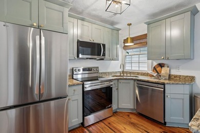 Perfectly positioned in the heart of downtown Charleston, 80 - photo 21