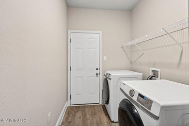 Welcome to 1052 Whimbrel Court in beautiful Ocean Springs. This - photo 25