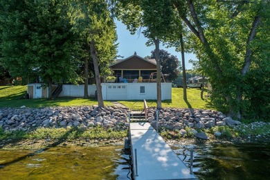 Welcome to this charming seasonal cabin on beautiful Lake - photo 25
