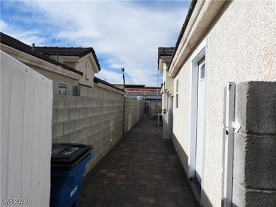 Move-in ready single-story home near Flamingo & Fort Apache with