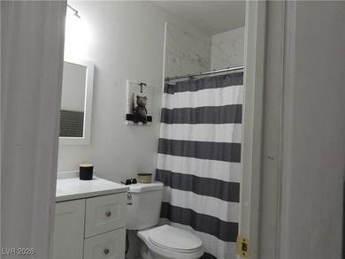 Move-in ready single-story home near Flamingo & Fort Apache with