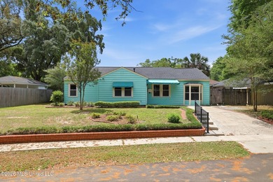 Charming and well-maintained, this 2-bedroom, 2-bath home in - photo 2