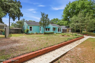 Charming and well-maintained, this 2-bedroom, 2-bath home in - photo 3