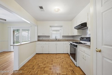 Charming and well-maintained, this 2-bedroom, 2-bath home in - photo 8