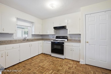 Charming and well-maintained, this 2-bedroom, 2-bath home in - photo 9