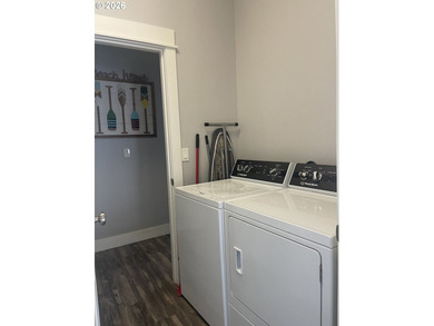 1 level close to Lincoln Beaches in the Bayview Resort, a - photo 20