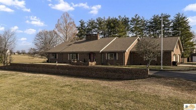 Welcome to this stunning all-brick estate that exudes timeless - photo 2