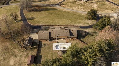 Welcome to this stunning all-brick estate that exudes timeless - photo 5