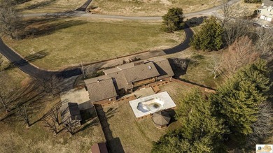 Welcome to this stunning all-brick estate that exudes timeless - photo 7